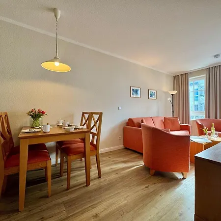 Stilvoll Eingerichtete Mit Grossem Balkon In Sellin (Rugen)