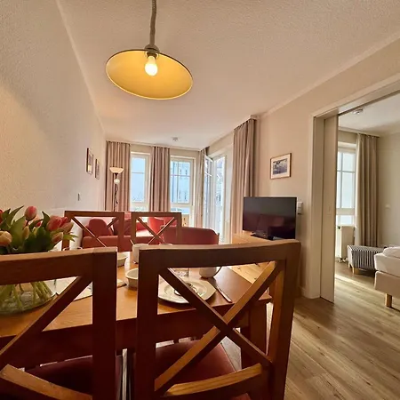 Stilvoll Eingerichtete Mit Grossem Balkon In Lejlighed Sellin (Rugen)