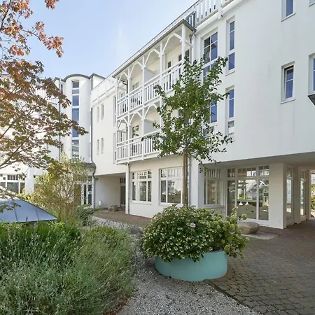 Stilvoll Eingerichtete Mit Grossem Balkon In Sellin (Rugen)