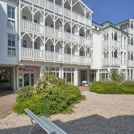 Stilvoll Eingerichtete Mit Grossem Balkon In